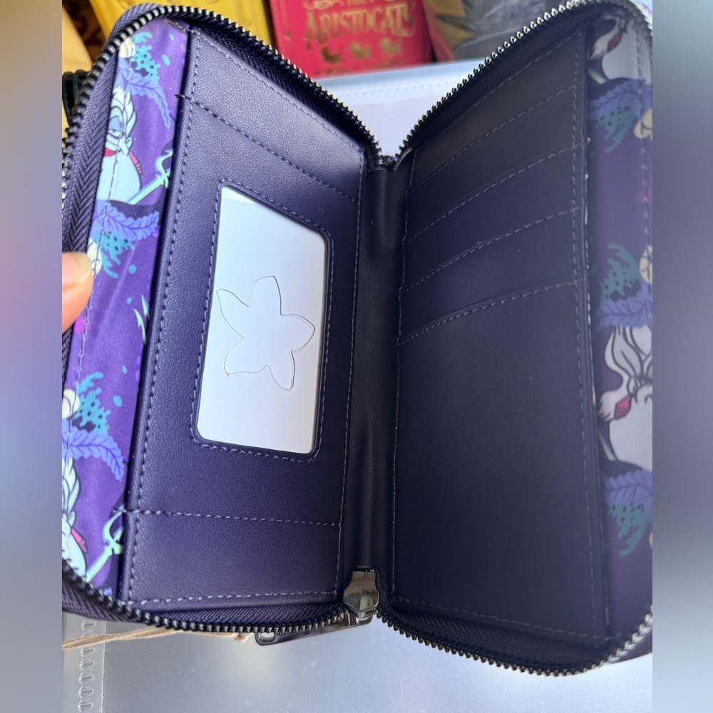 Loungefly Disney Villains Ursula zip Wallet NWT - Picture 3 of 3